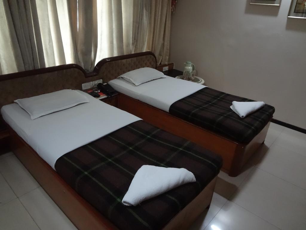 Hotel Ashwin Mumbai Exterior photo